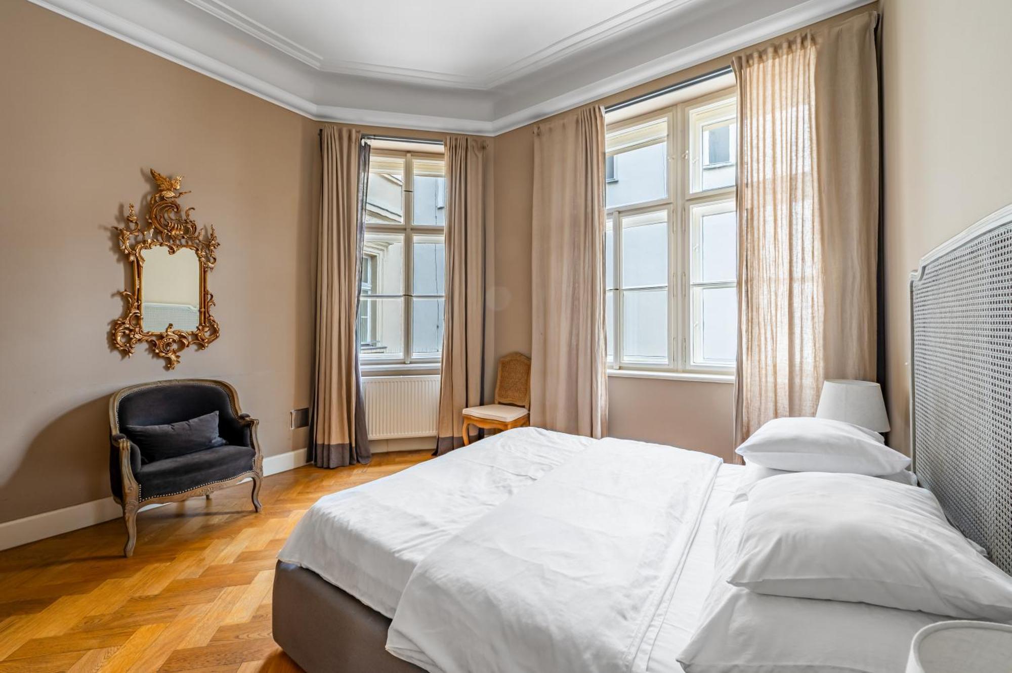 Aparthotel Malostranská 4*